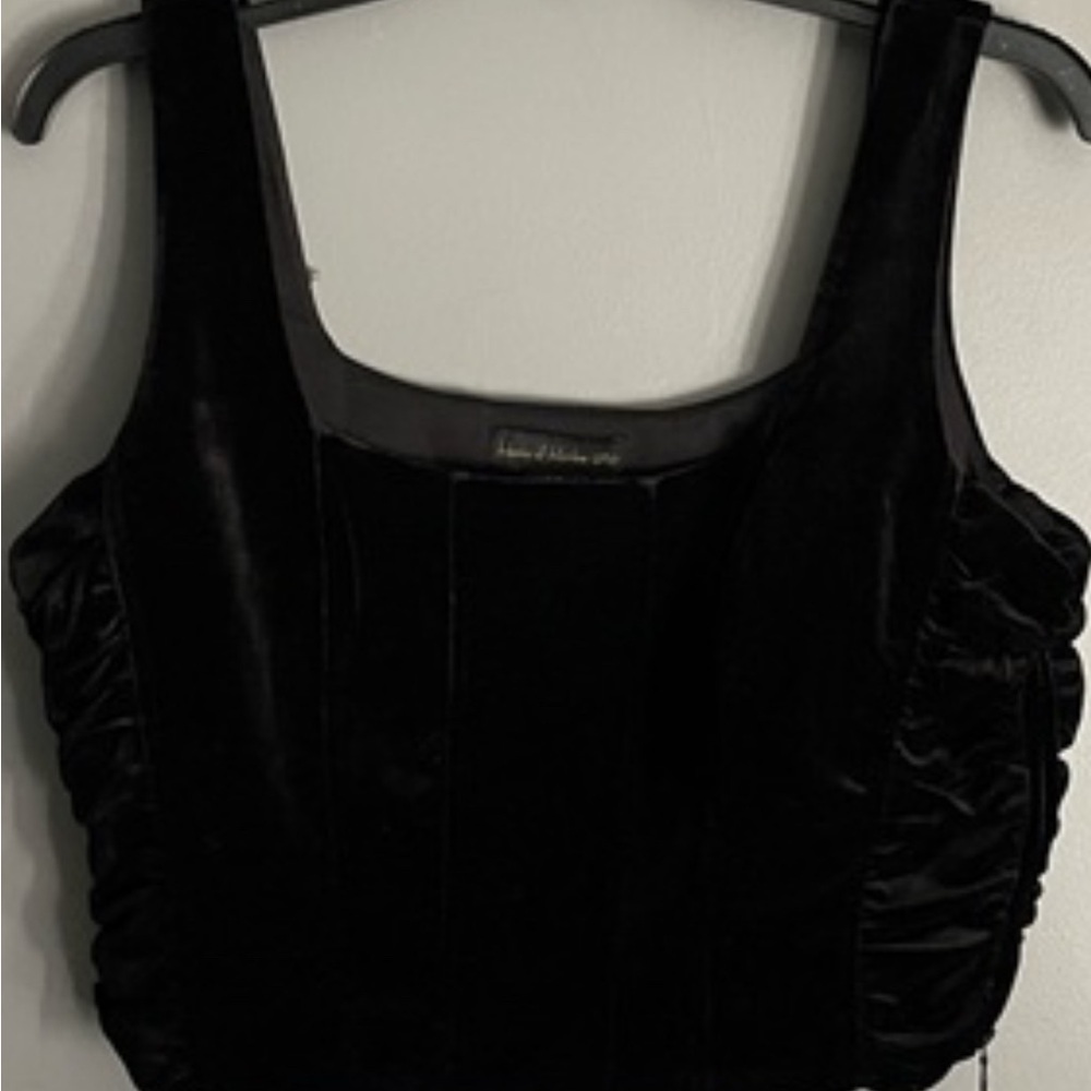 House of Harlow 1960 Elegant Black Velvet Top - Picture 2 of 5